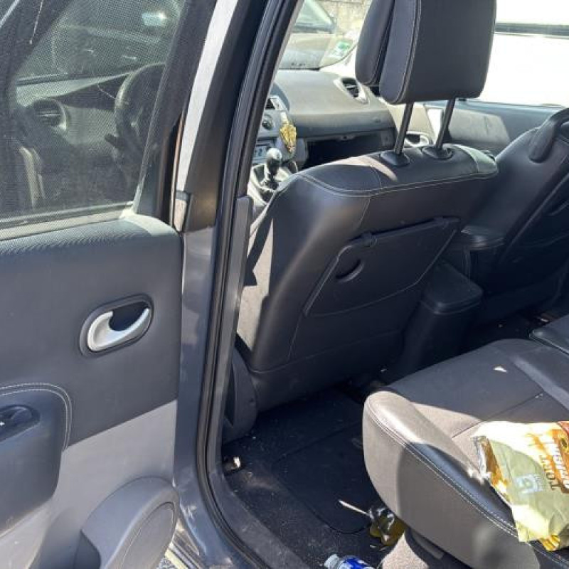Porte avant droit RENAULT GRAND SCENIC 2 Photo n°15