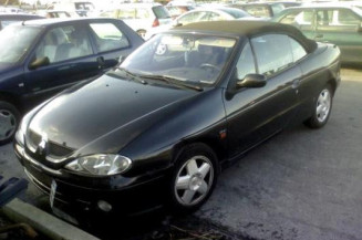 Custode arriere droit RENAULT MEGANE 1