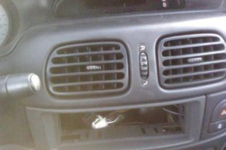 Custode arriere droit RENAULT MEGANE 1