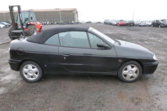 Custode arriere droit RENAULT MEGANE 1