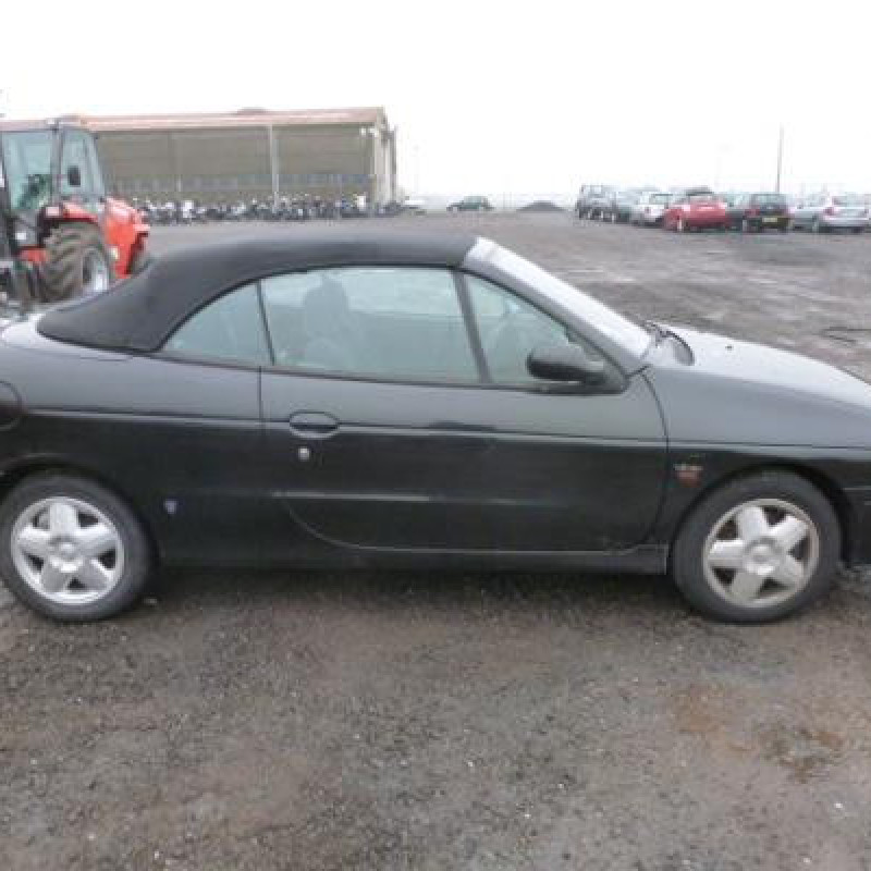 Custode arriere droit RENAULT MEGANE 1 Photo n°12