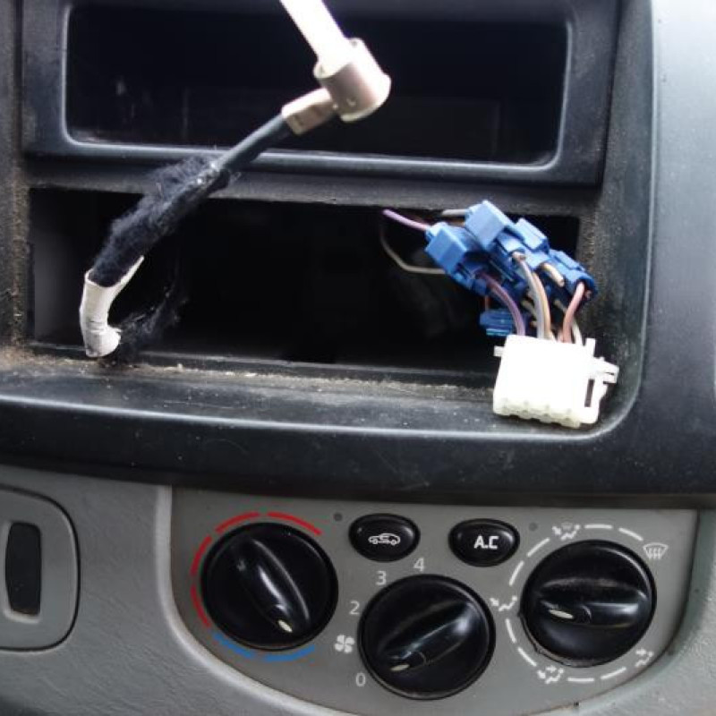 Porte avant droit RENAULT TRAFIC 2 Photo n°8