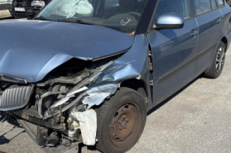 Serrure avant droit SKODA FABIA 2