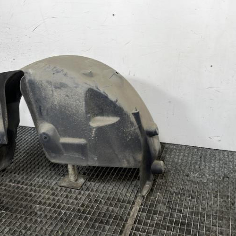 Pare boue arriere gauche RENAULT CLIO 4 Photo n°4