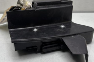 Serrure avant droit DACIA SANDERO 2