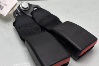 Attache ceinture arriere droit DACIA SANDERO 2