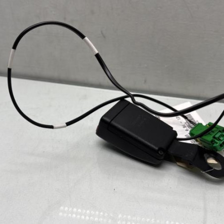 Attache ceinture avant gauche DACIA SANDERO 2