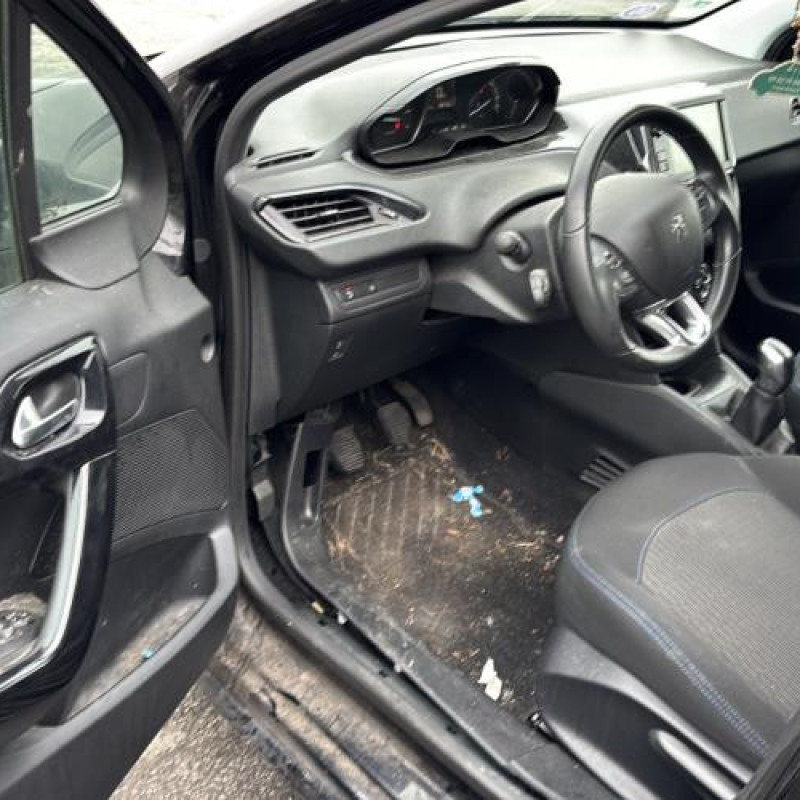 Anti brouillard arriere PEUGEOT 208 1 Photo n°15