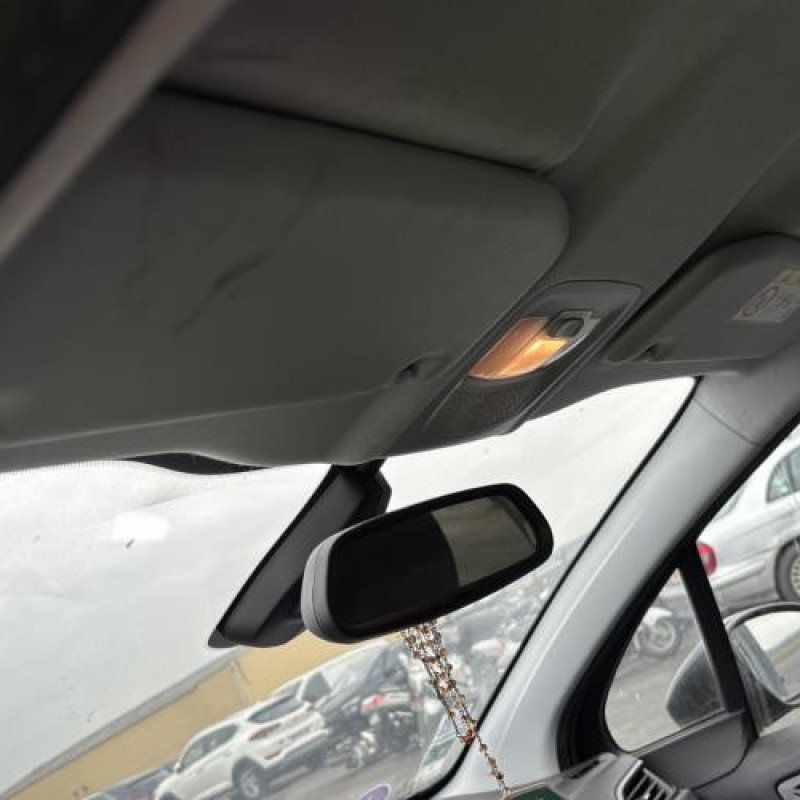 Anti brouillard arriere PEUGEOT 208 1 Photo n°18