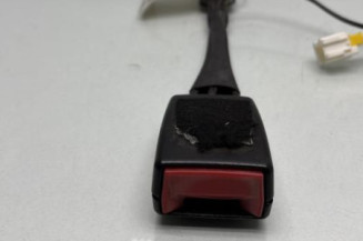 Attache ceinture avant gauche PEUGEOT 5008 1