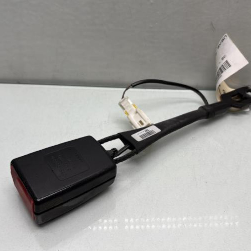 Attache ceinture avant gauche PEUGEOT 5008 1 Photo n°4