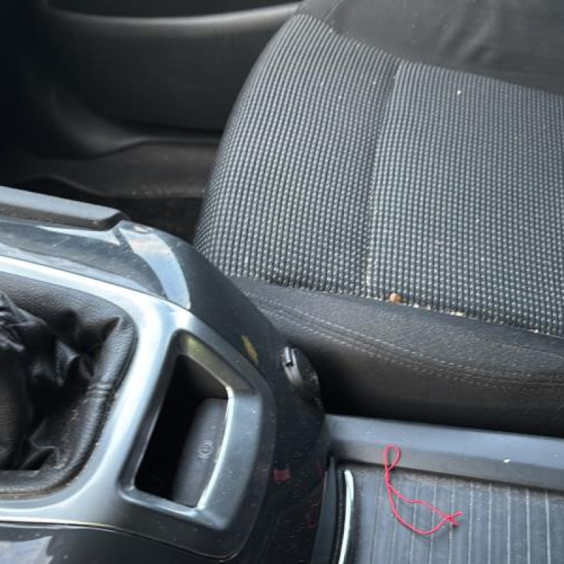 Attache ceinture avant gauche PEUGEOT 5008 1 Photo n°20