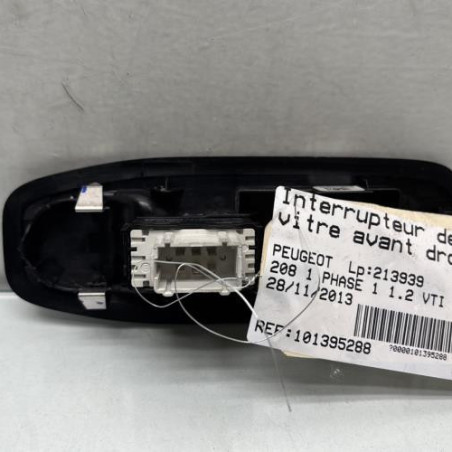 Interrupteur de leve vitre avant droit PEUGEOT 208 1