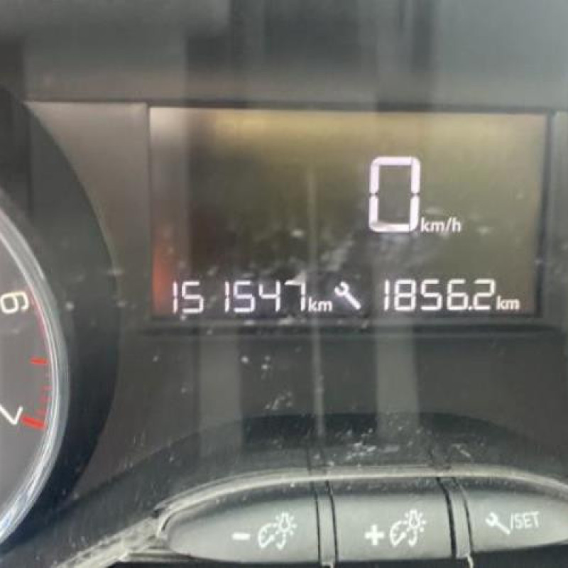 Interrupteur de leve vitre avant droit PEUGEOT 208 1 Photo n°5