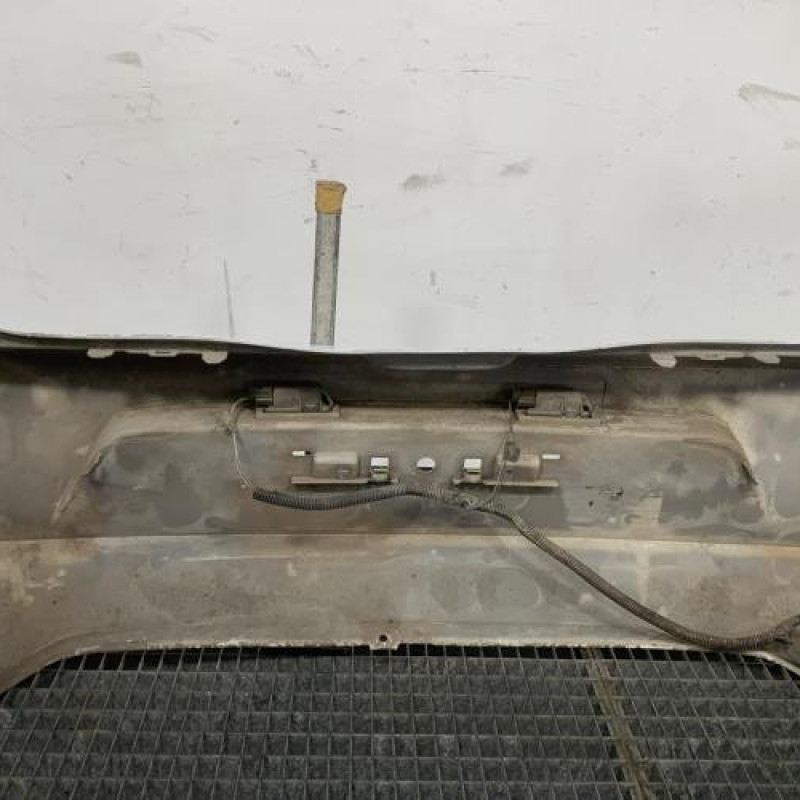 Pare choc arriere RENAULT CLIO 3 Photo n°3