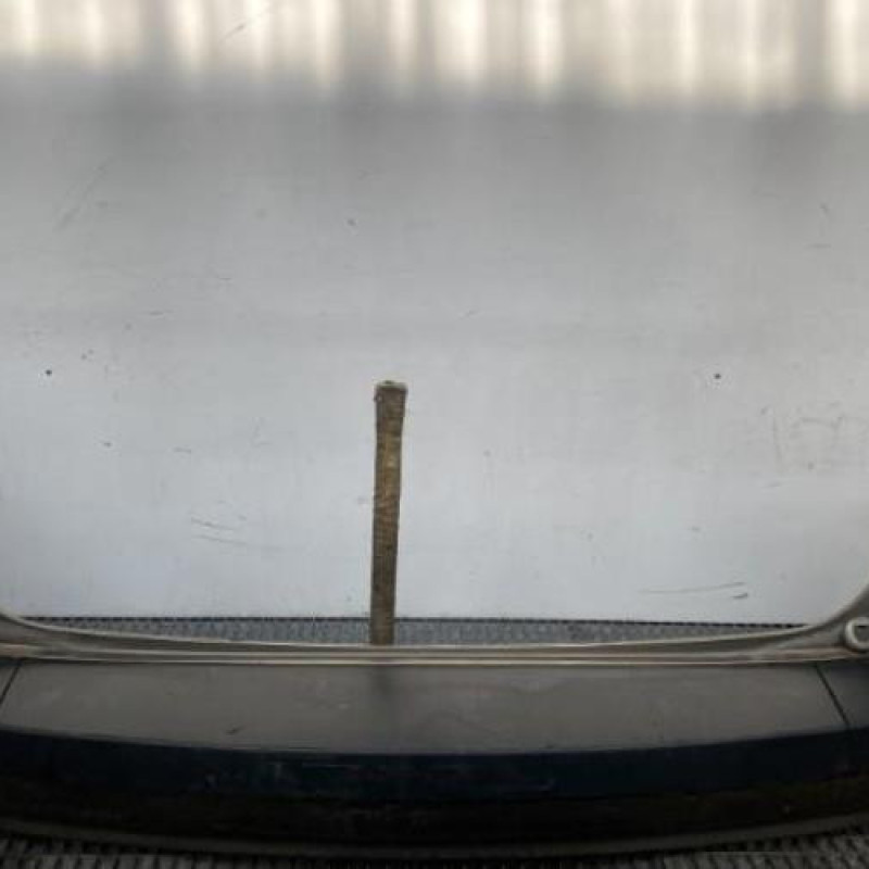Pare choc arriere RENAULT CLIO 3 Photo n°1