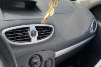 Pare choc arriere RENAULT CLIO 3