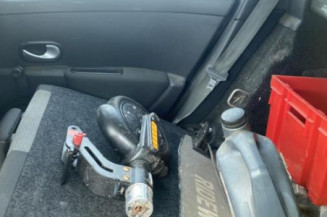 Pare choc arriere RENAULT CLIO 3