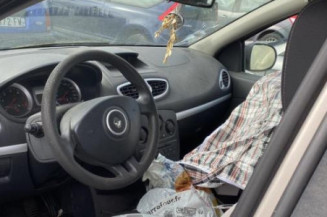 Pare choc arriere RENAULT CLIO 3