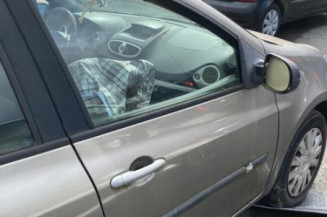 Pare choc arriere RENAULT CLIO 3