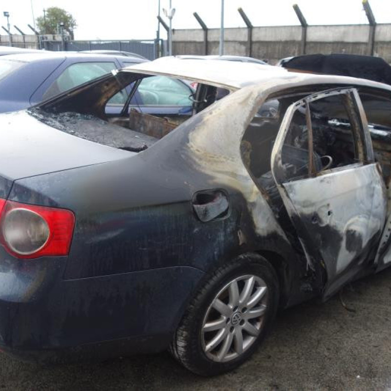 Pare choc arriere VOLKSWAGEN JETTA 3 Photo n°6