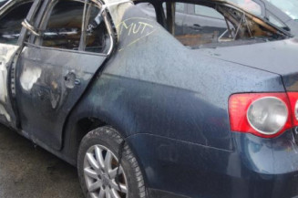 Pare choc arriere VOLKSWAGEN JETTA 3