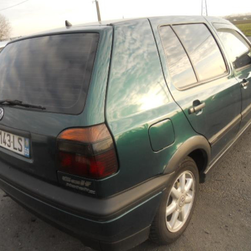 Pare choc arriere VOLKSWAGEN GOLF 3 Photo n°7
