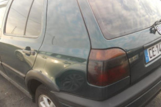 Pare choc arriere VOLKSWAGEN GOLF 3
