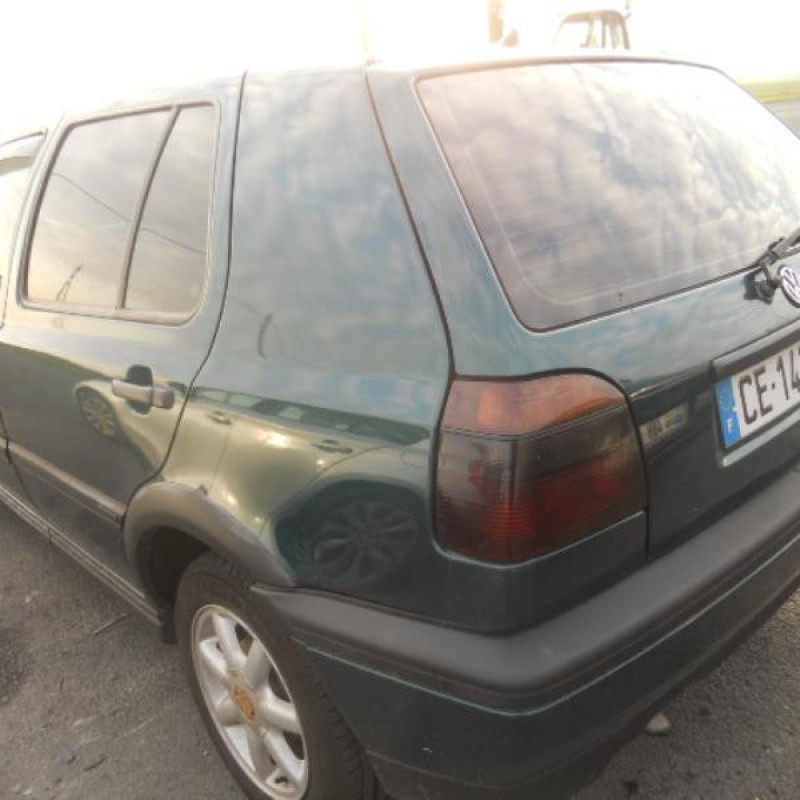 Pare choc arriere VOLKSWAGEN GOLF 3 Photo n°8