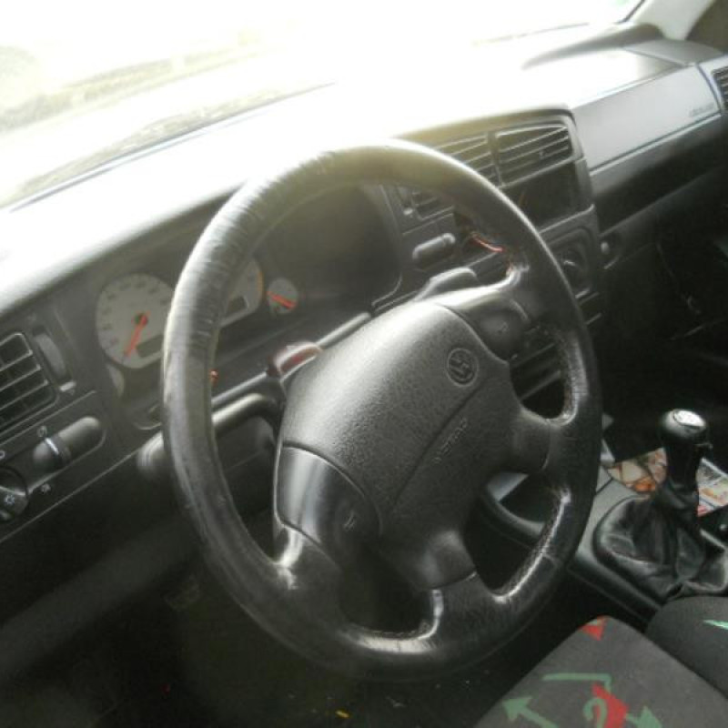 Pare choc arriere VOLKSWAGEN GOLF 3 Photo n°9