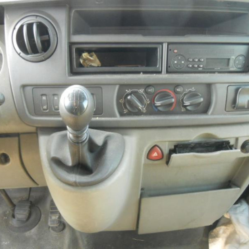Pare choc avant RENAULT MASTER 2 Photo n°13