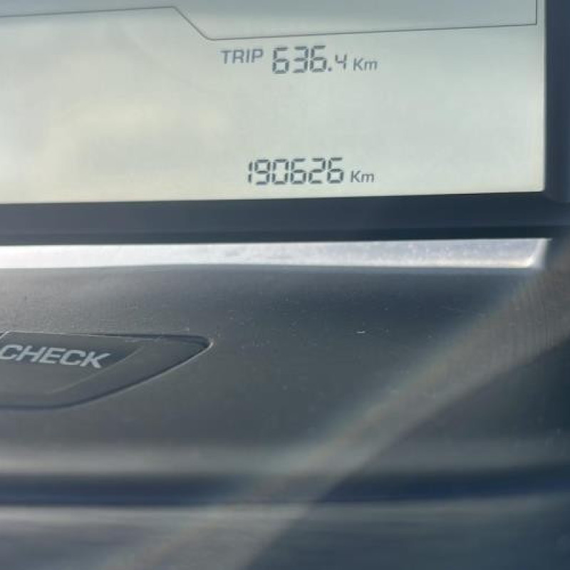 Pare choc avant CITROEN C4 1 Photo n°8