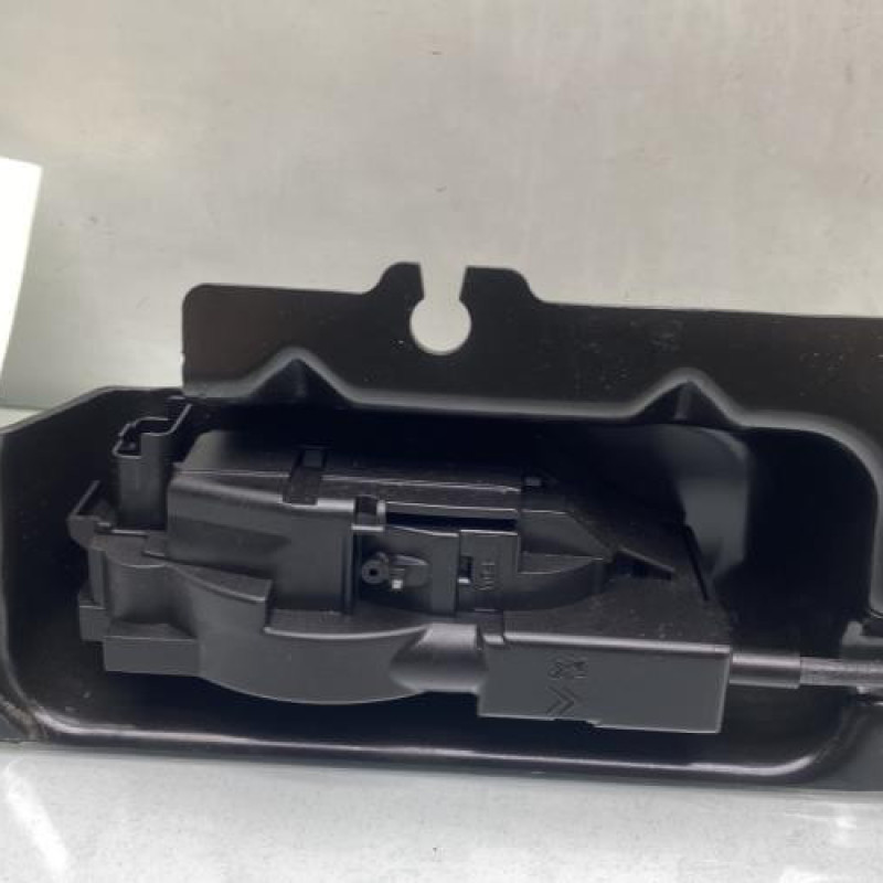 Serrure de coffre PEUGEOT 508 1 SW Photo n°4