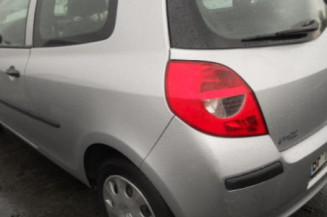Pare choc arriere RENAULT CLIO 3