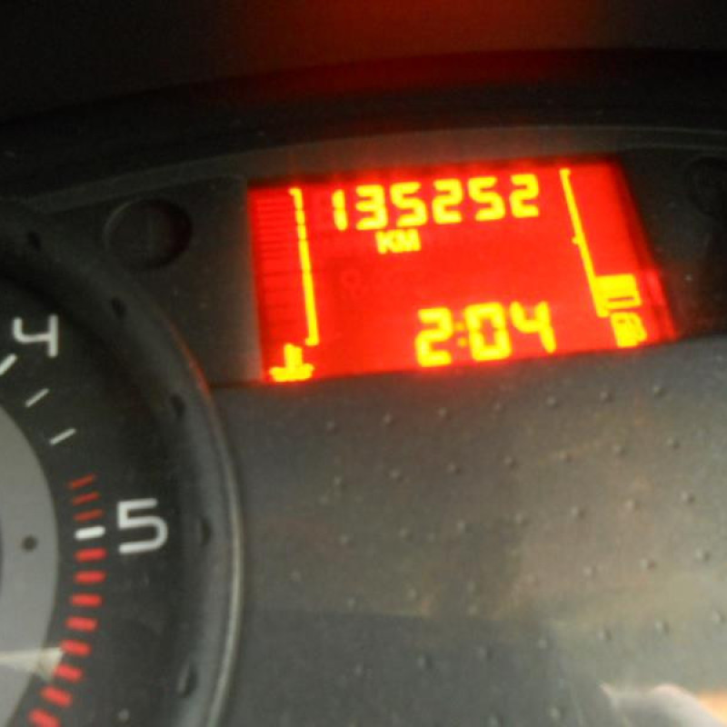 Pare choc arriere RENAULT CLIO 3 Photo n°14