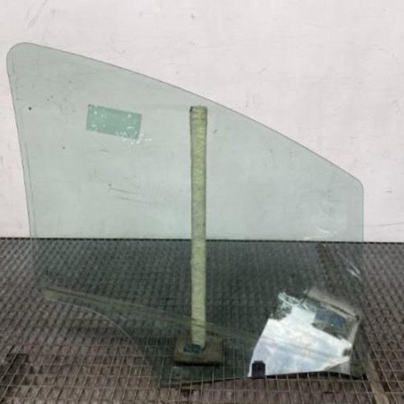Vitre avant gauche CITROEN C3 2 Photo n°6