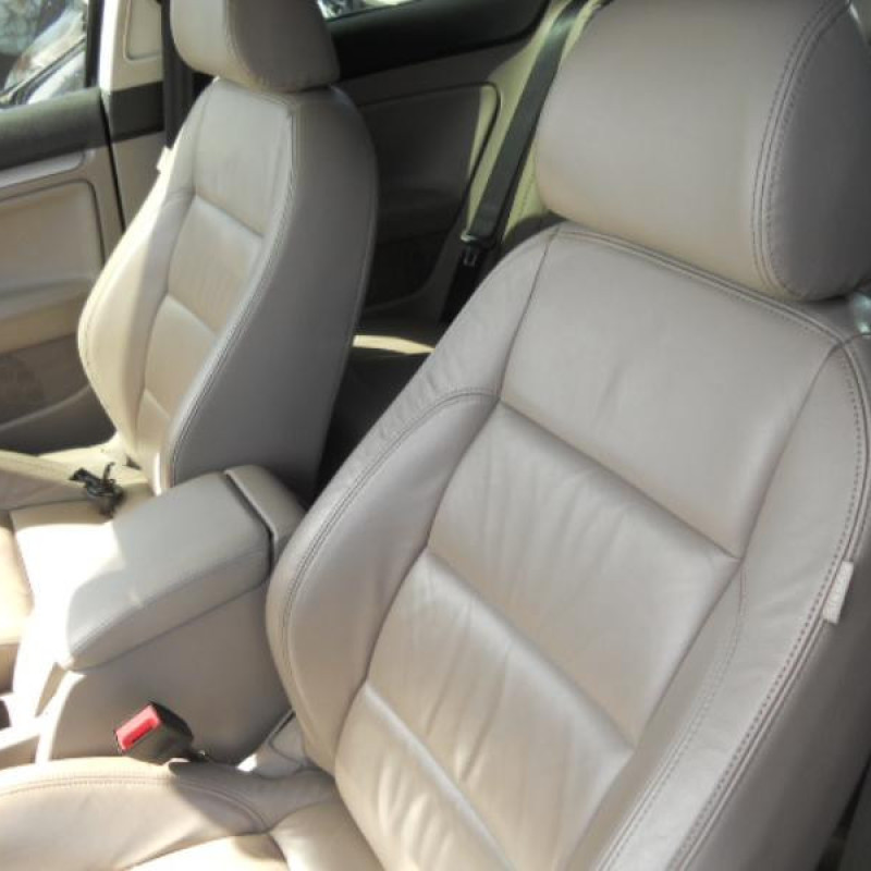 Vitre avant droit VOLKSWAGEN GOLF 5 Photo n°11