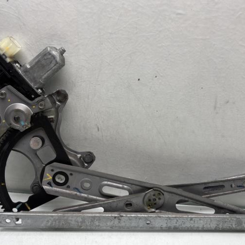 Leve vitre electrique avant gauche HYUNDAI I 20 1 Photo n°4