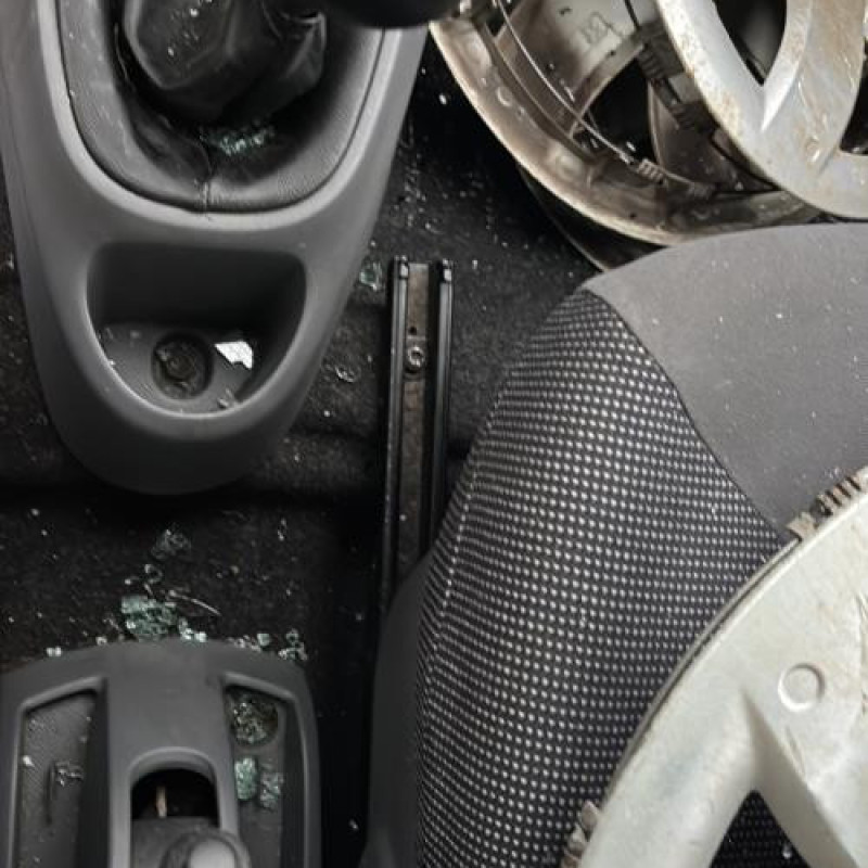 Vase de lave glace PEUGEOT 107 Photo n°19