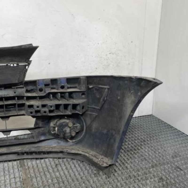 Pare choc avant RENAULT CLIO 2 Photo n°4