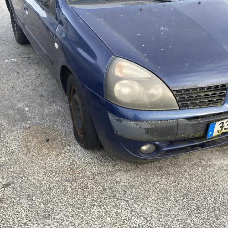 Pare choc avant RENAULT CLIO 2 Photo n°8