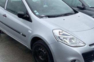 Pare choc arriere RENAULT CLIO 3