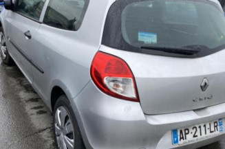 Pare choc arriere RENAULT CLIO 3