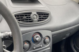 Pare choc arriere RENAULT CLIO 3