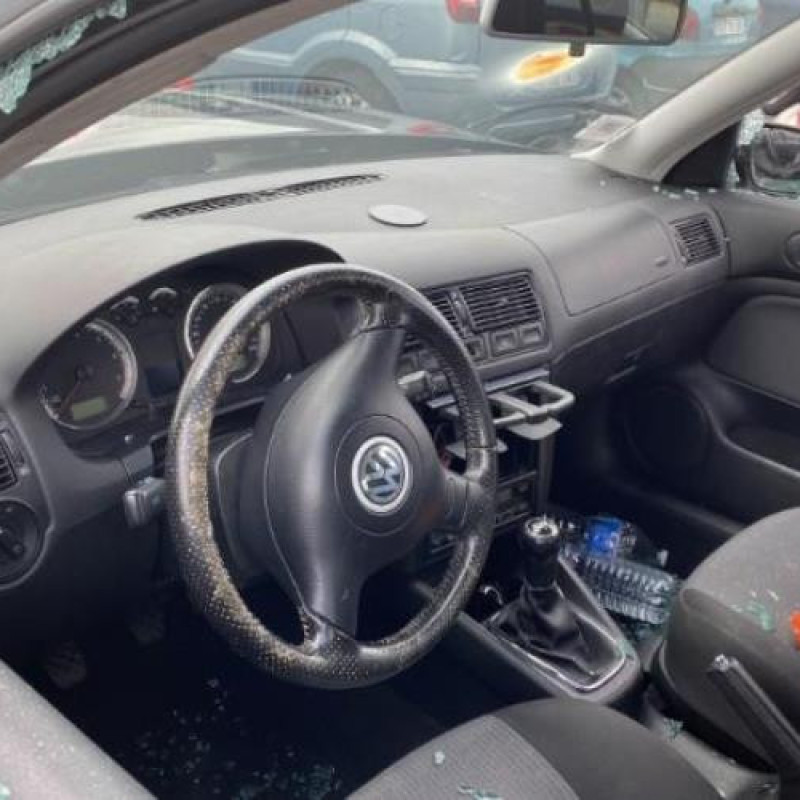 Pare boue arriere droit VOLKSWAGEN GOLF 4 Photo n°7
