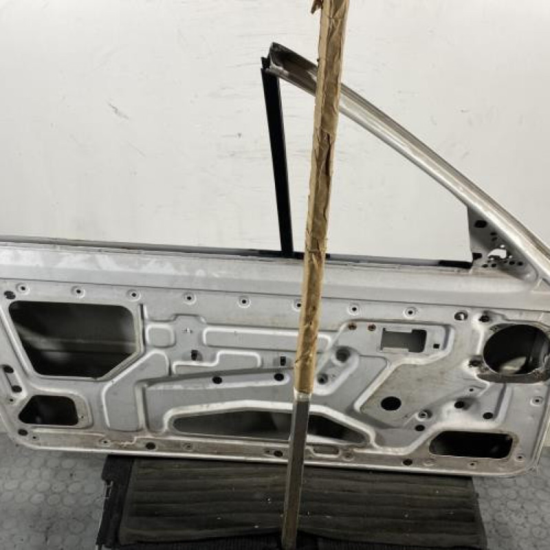 Porte avant gauche PEUGEOT 205 Photo n°5