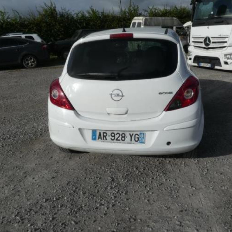 Pare choc arriere OPEL CORSA D Photo n°13