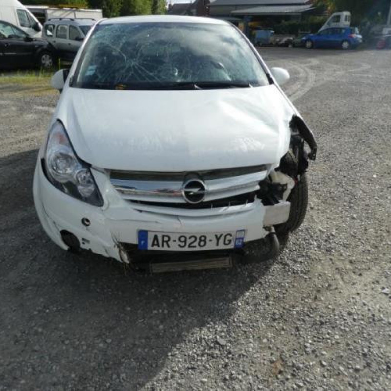 Pare choc arriere OPEL CORSA D Photo n°14