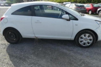 Pare choc arriere OPEL CORSA D
