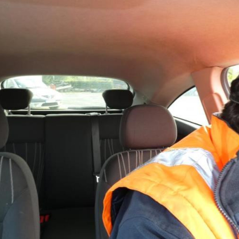 Pare choc arriere OPEL CORSA D Photo n°16